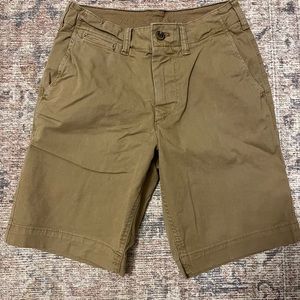 American Eagle men’s shorts. Tan size 28